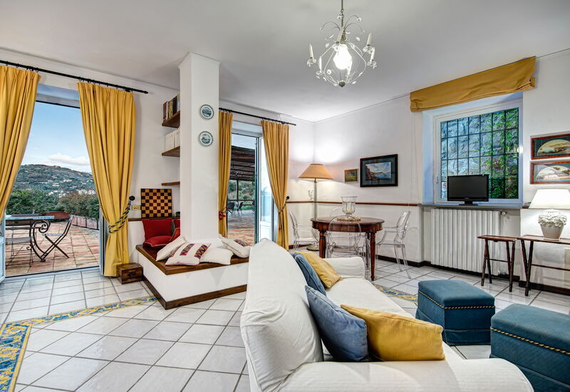 Country Lemonvilla: country-lemonvilla-massa-lubrense-villa-living-room