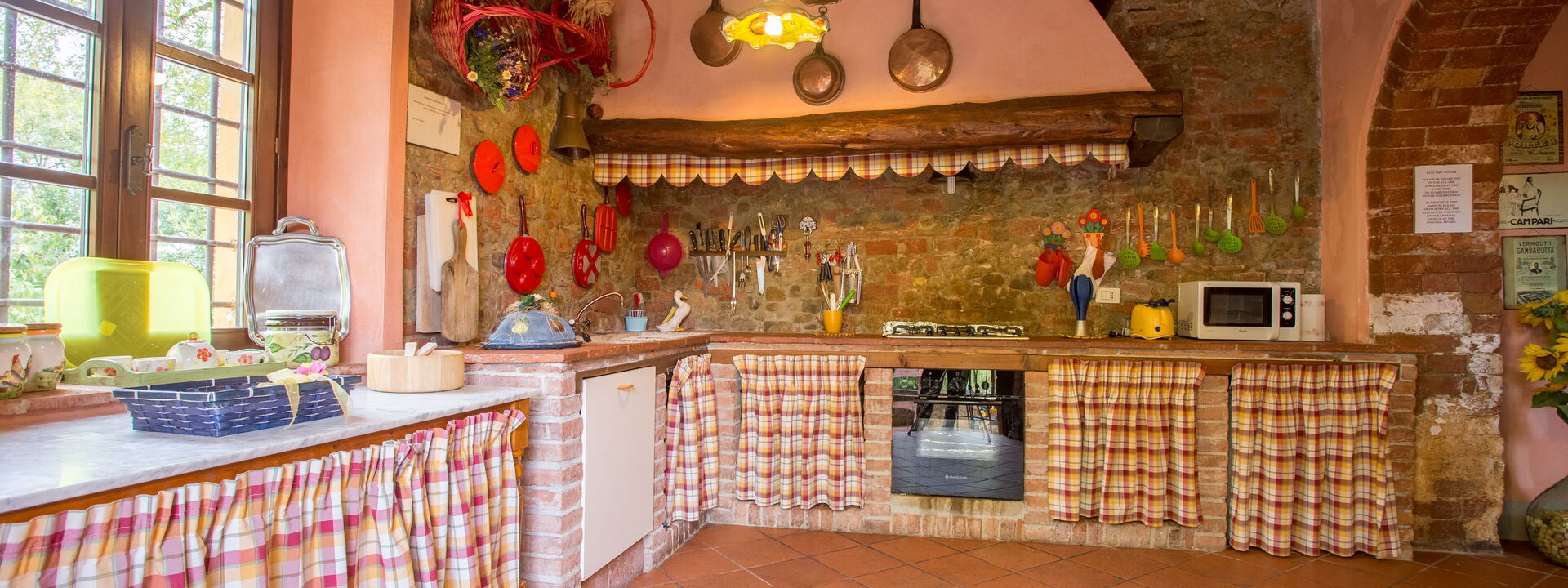 Villa Montelopio: Küche