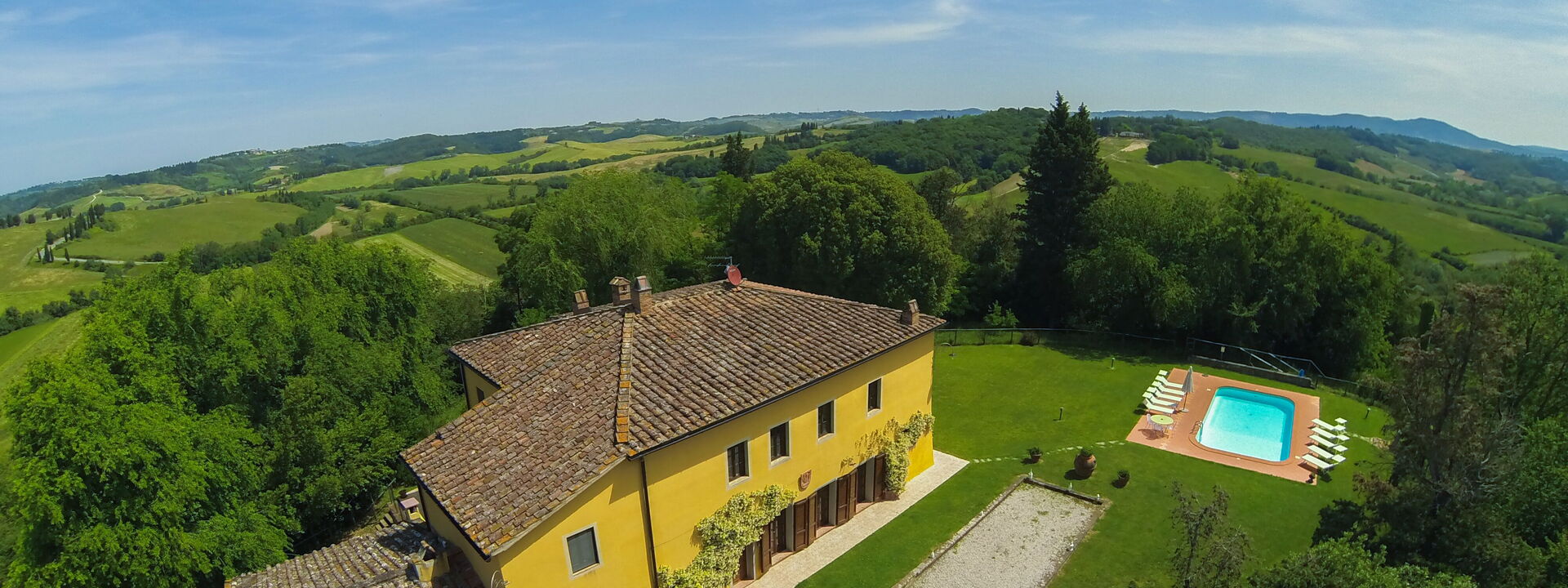 Villa Montelopio: Außen, Schwimmbad