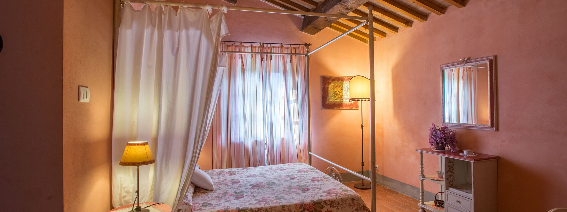 Villa Montelopio: Schlafzimmer