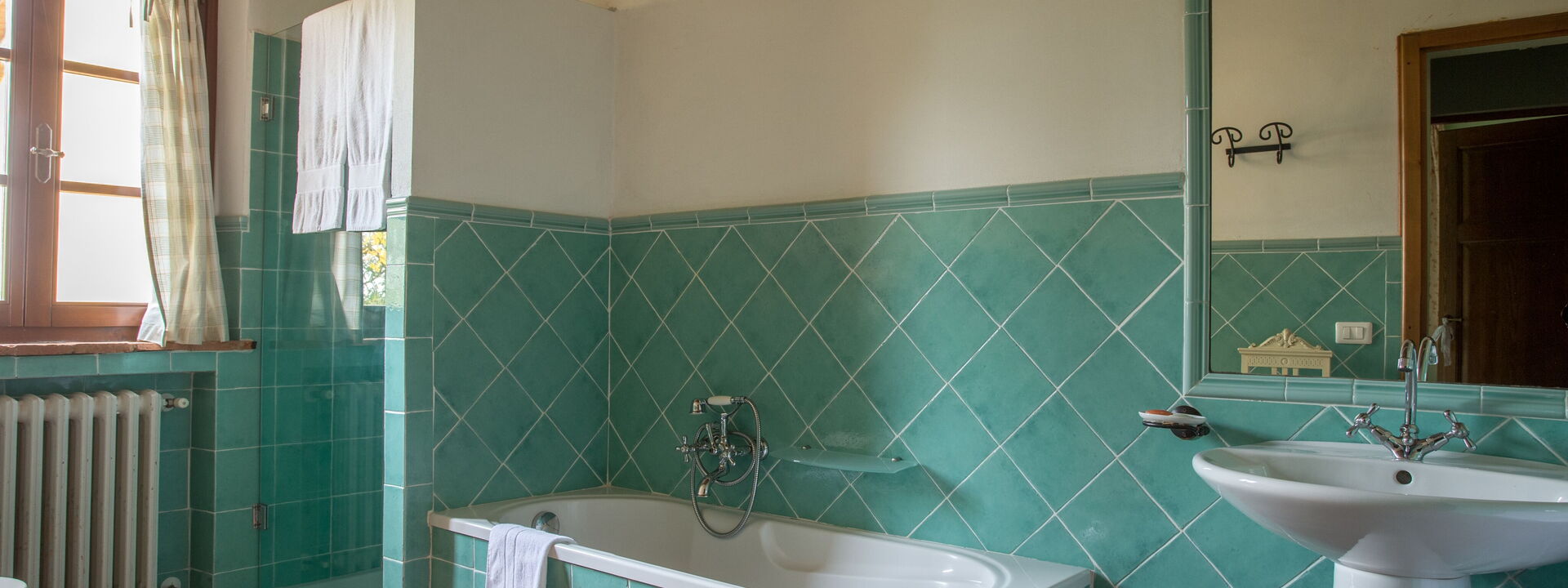 Villa Montelopio: Bad