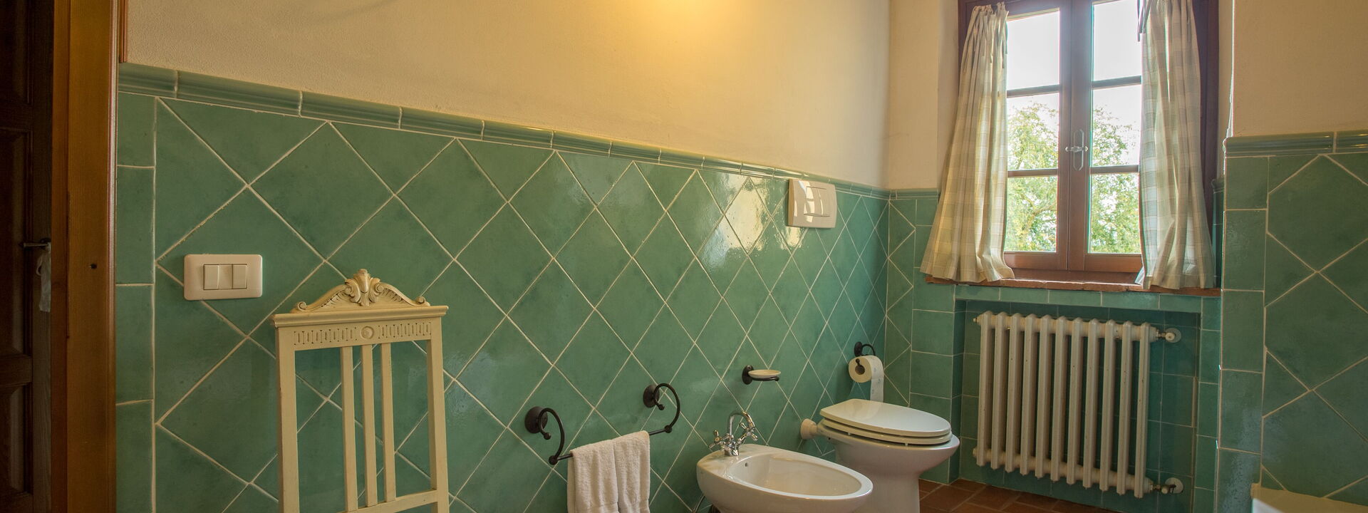 Villa Montelopio: Bad