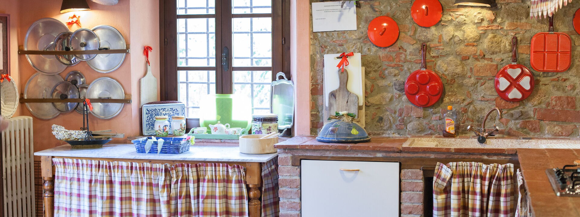 Villa Montelopio: Küche