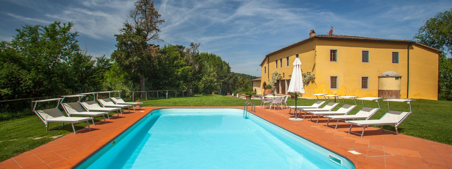 Villa Montelopio: Schwimmbad