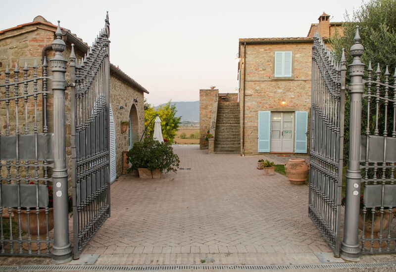 Relais Sogno Dei Fiori: relais-sogno-dei-fiori-fratticiola-cortona-villa-main-entrance