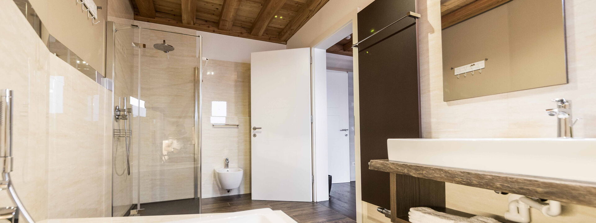 Dimora Delle Ninfee Del Garda: dimora-delle-ninfee-del-garda-castelletto-villa-bathroom