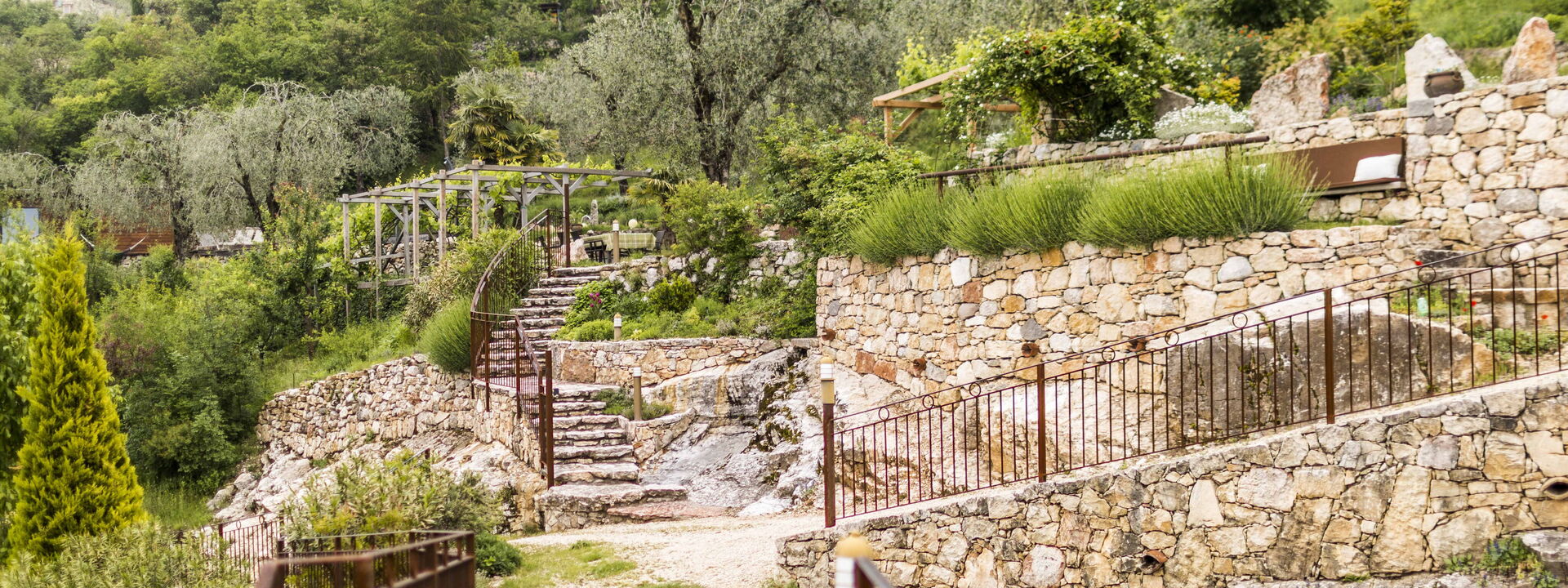 Dimora Delle Ninfee Del Garda: dimora-delle-ninfee-del-garda-castelletto-villa-external