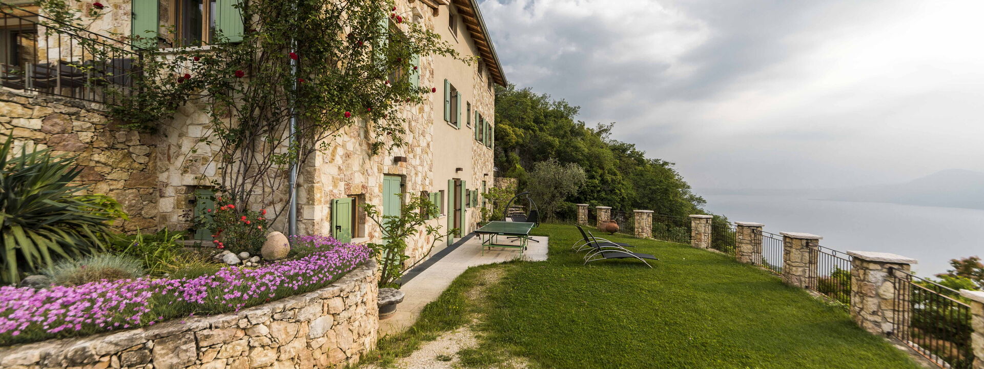 Dimora Delle Ninfee Del Garda: dimora-delle-ninfee-del-garda-castelletto-villa-external