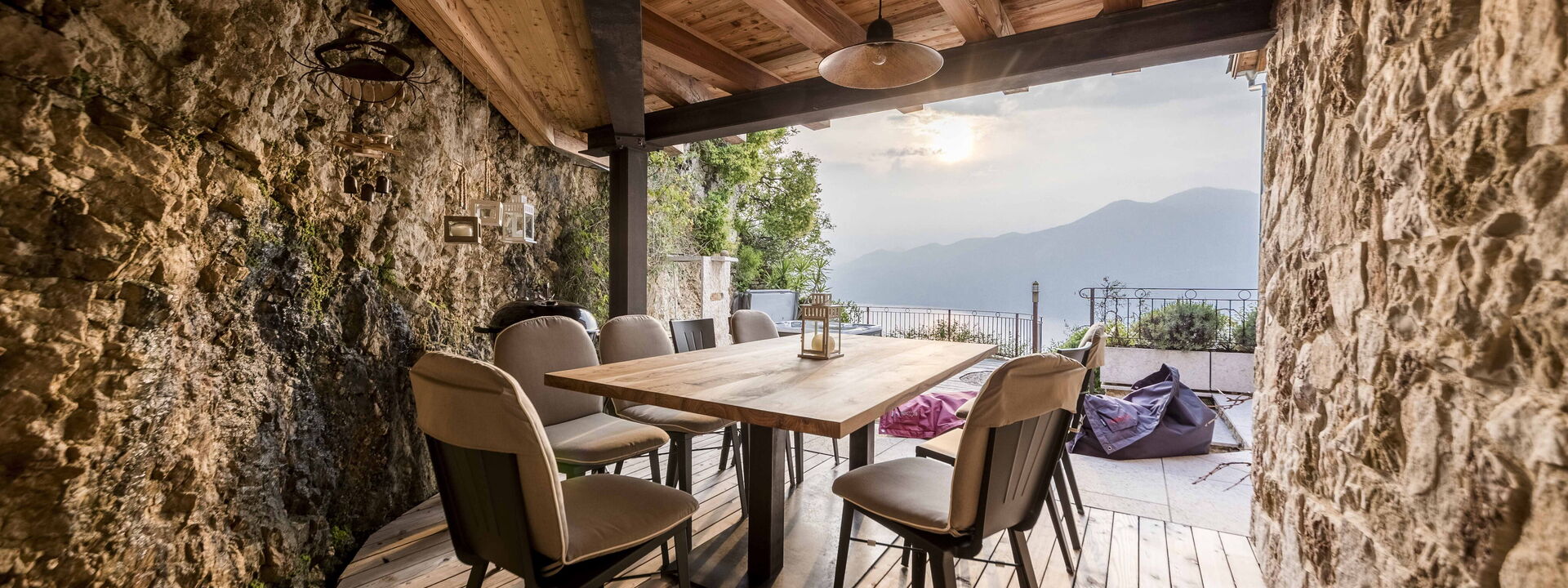 Dimora Delle Ninfee Del Garda: dimora-delle-ninfee-del-garda-castelletto-villa-patio