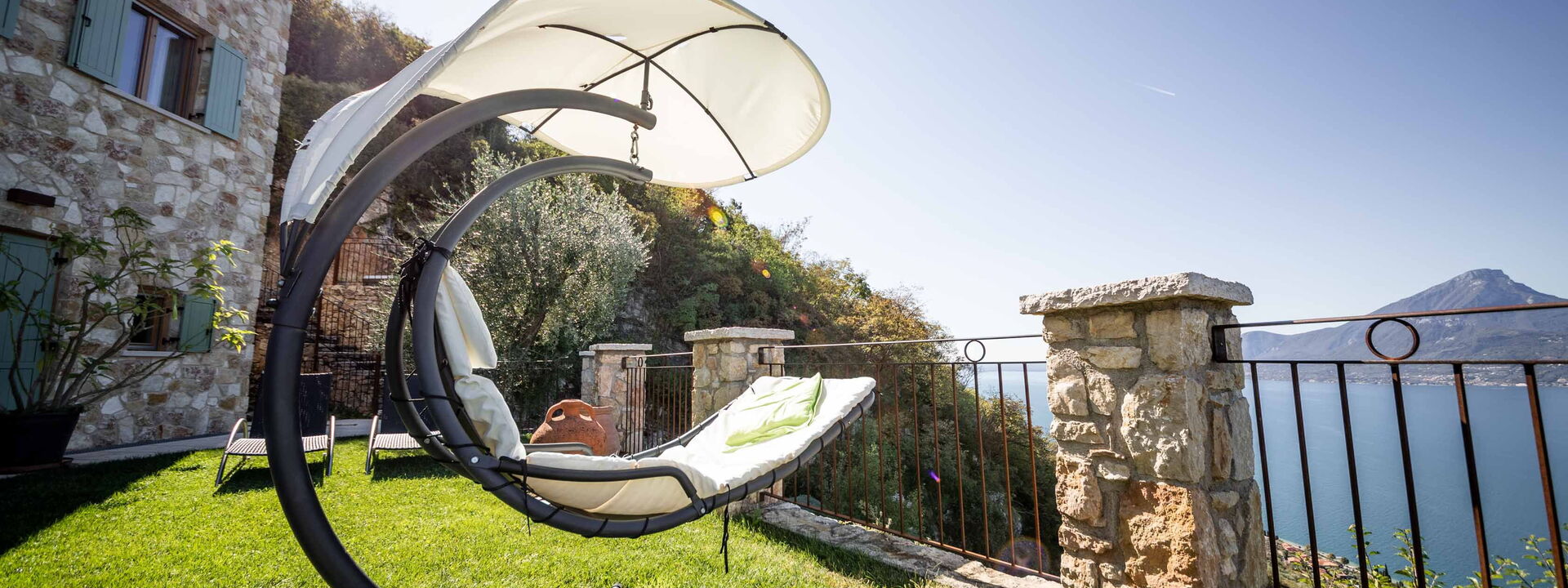 Dimora Delle Ninfee Del Garda: dimora-delle-ninfee-del-garda-castelletto-villa-terrace