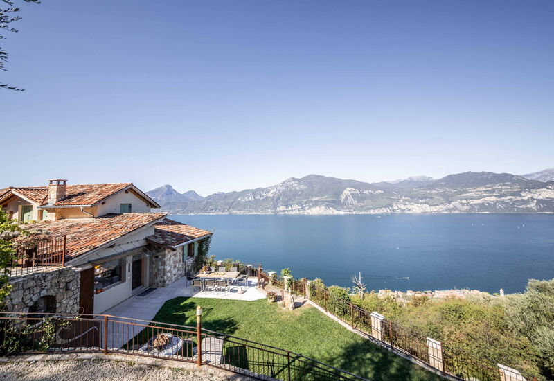 Dimora Delle Ninfee Del Garda: dimora-delle-ninfee-del-garda-castelletto-villa-external