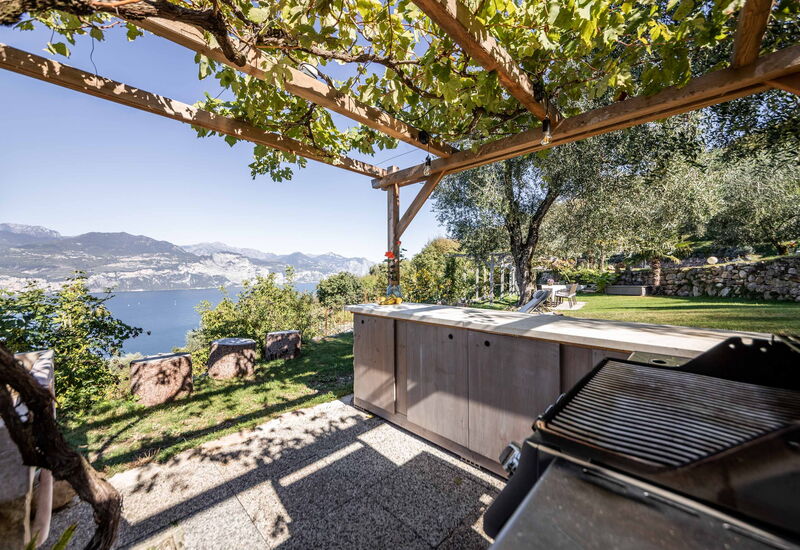 Dimora Delle Ninfee Del Garda: dimora-delle-ninfee-del-garda-castelletto-villa-patio