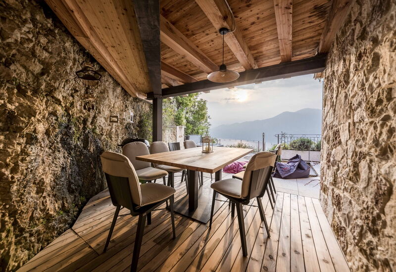 Dimora Delle Ninfee Del Garda: dimora-delle-ninfee-del-garda-castelletto-villa-patio