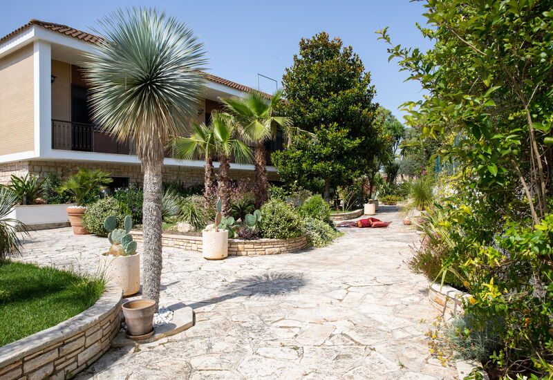 Villa Salento Shine: Building Exterior, Garden, Outdoor