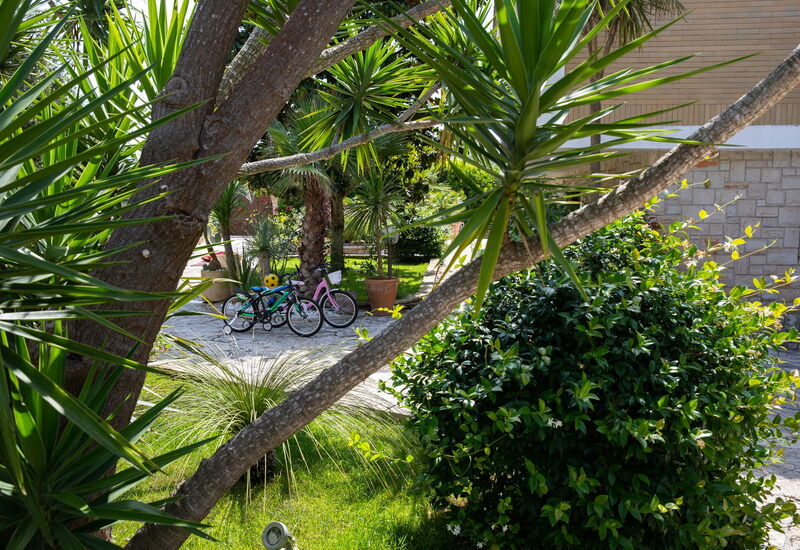 Villa Salento Shine: Building Exterior, Garden, Outdoor