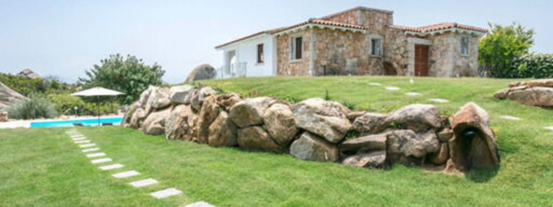 Grand Relais Degli Dei: Garden, Main Entrance