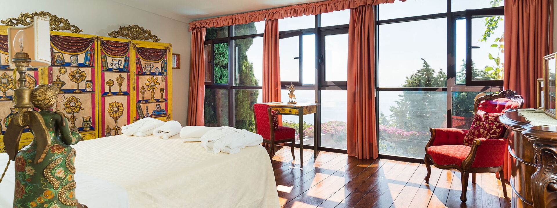 Villa Dioniso: villa-dioniso-taormina-bedroom