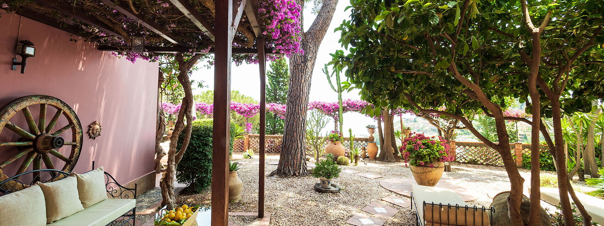 Villa Dioniso: villa-dioniso-taormina-swimming-garden