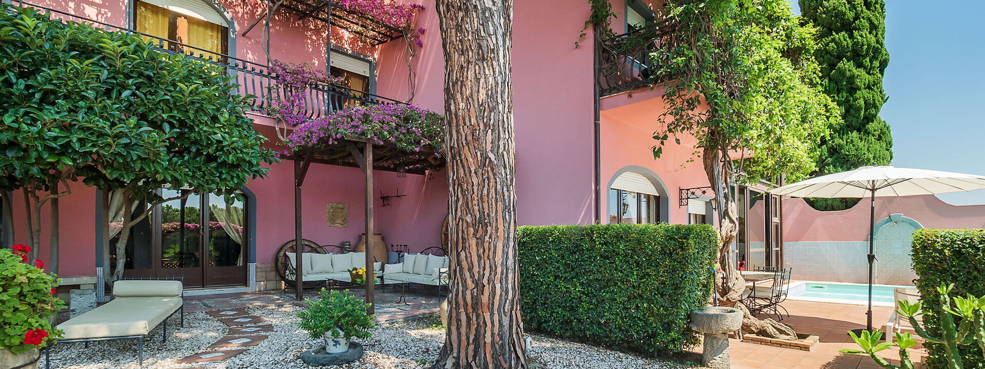 Villa Dioniso: villa-dioniso-taormina-swimming-garden