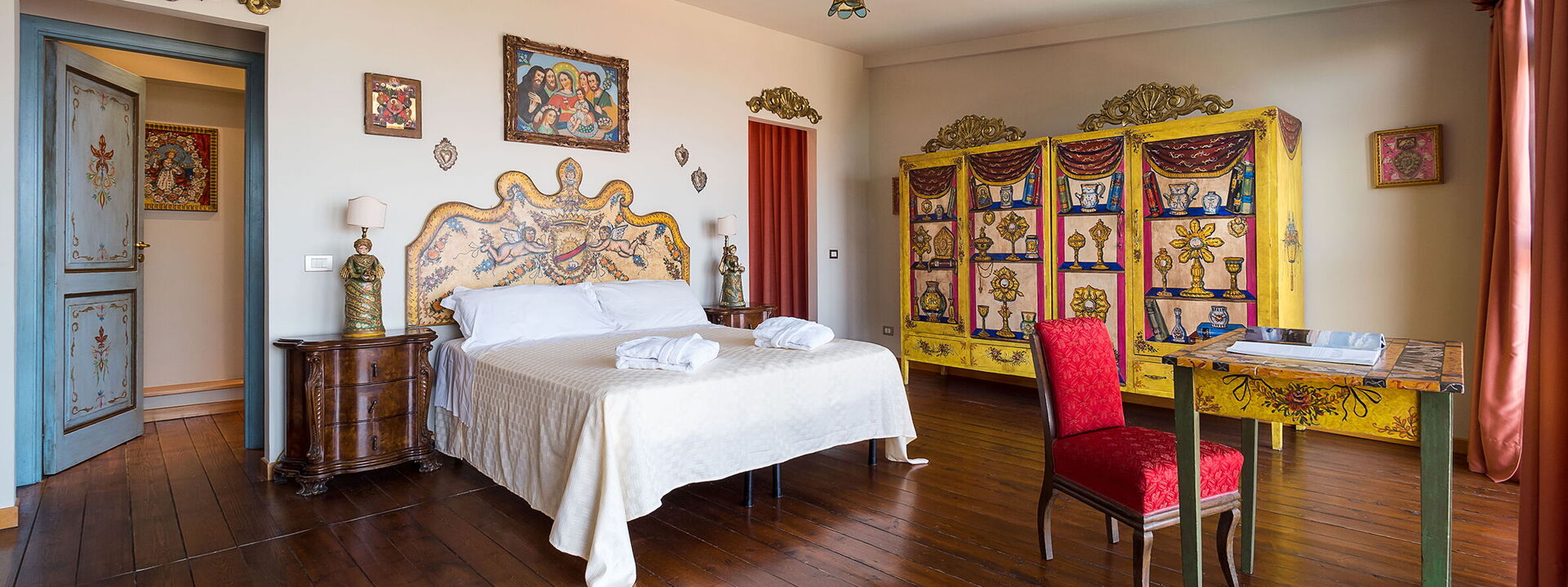 Villa Dioniso: villa-dioniso-taormina-bedroom