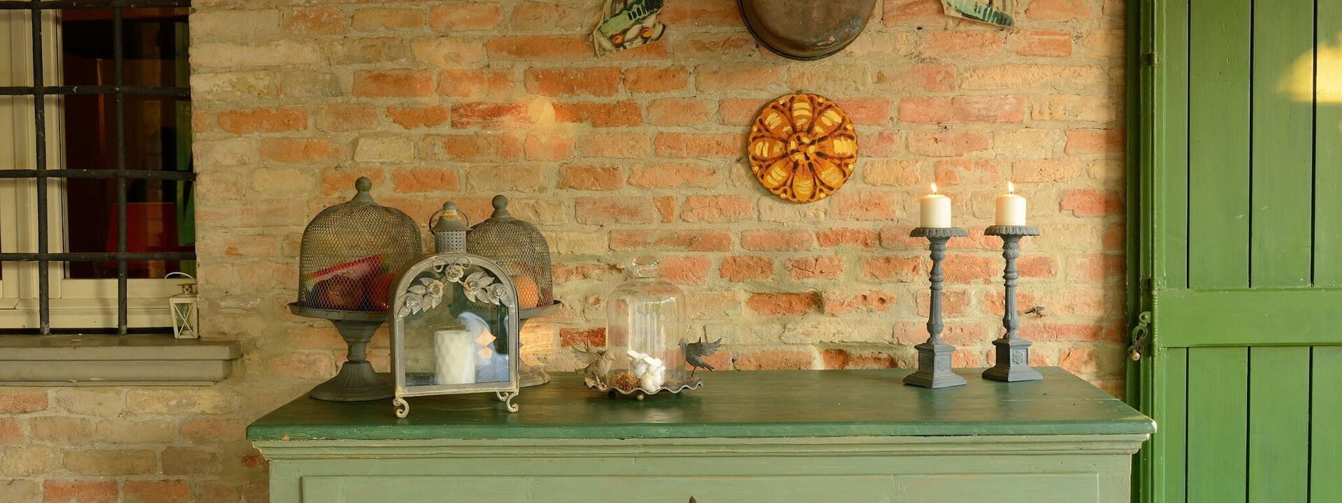 Antico Casolare: antico-casolare-colli-al-metauro-pesaro-urbino-exterior-building-detail