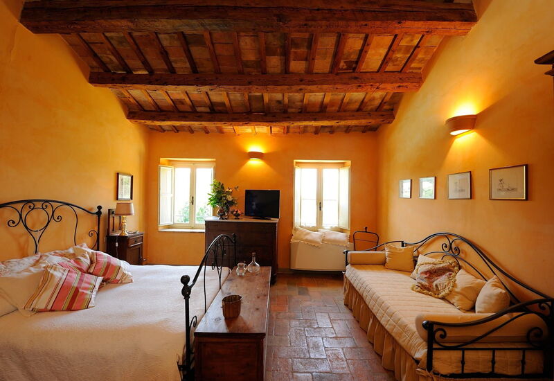 Antico Casolare: antico-casolare-colli-al-metauro-pesaro-urbino-camera-da-letto
