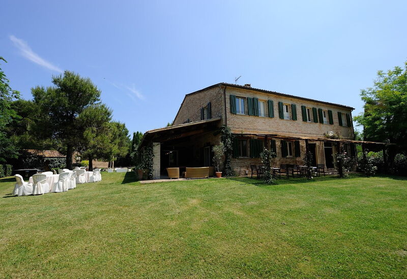 Antico Casolare: antico-casolare-colli-al-metauro-pesaro-urbino-esterno-struttura