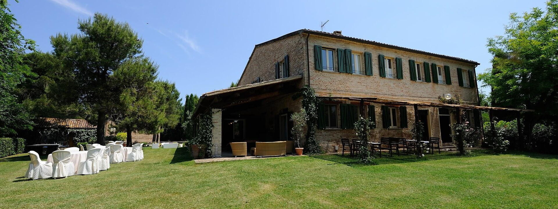 Villa Tombolina: villa-tombolina-colli-al-metauro-pesaro-urbino-exterior-structure