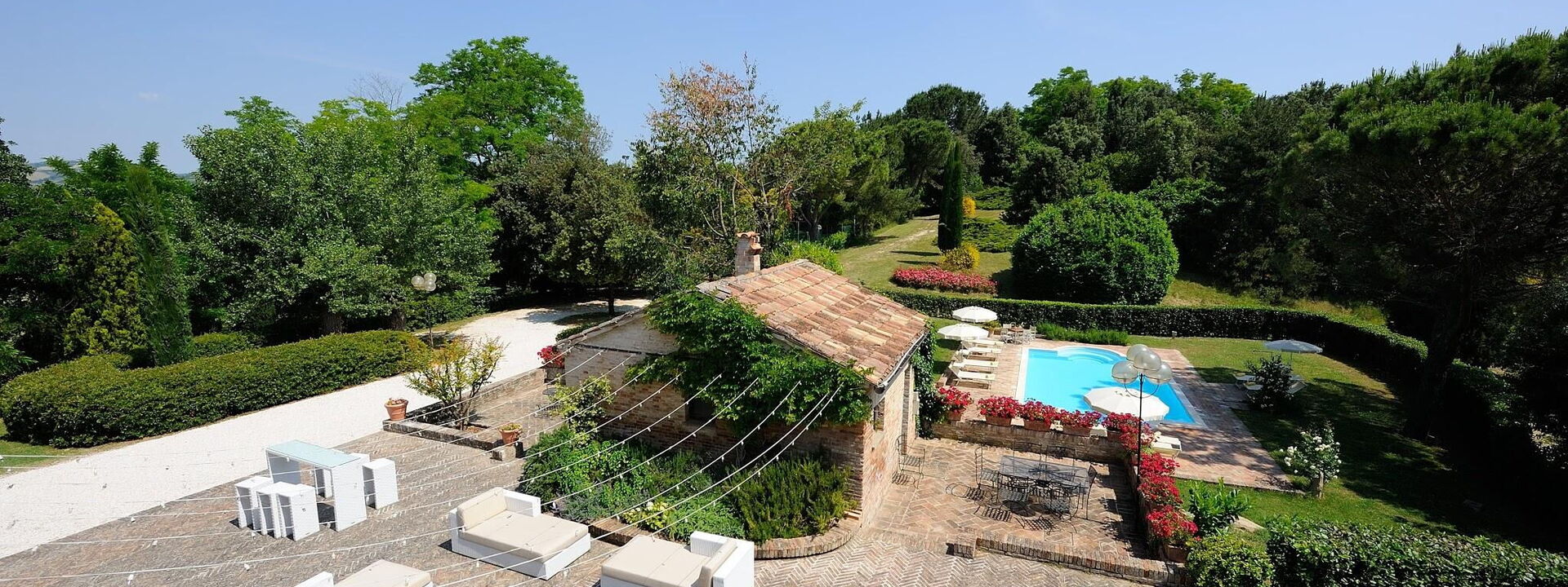 Villa Tombolina: villa-tombolina-colli-al-metauro-pesaro-urbino-pool-views