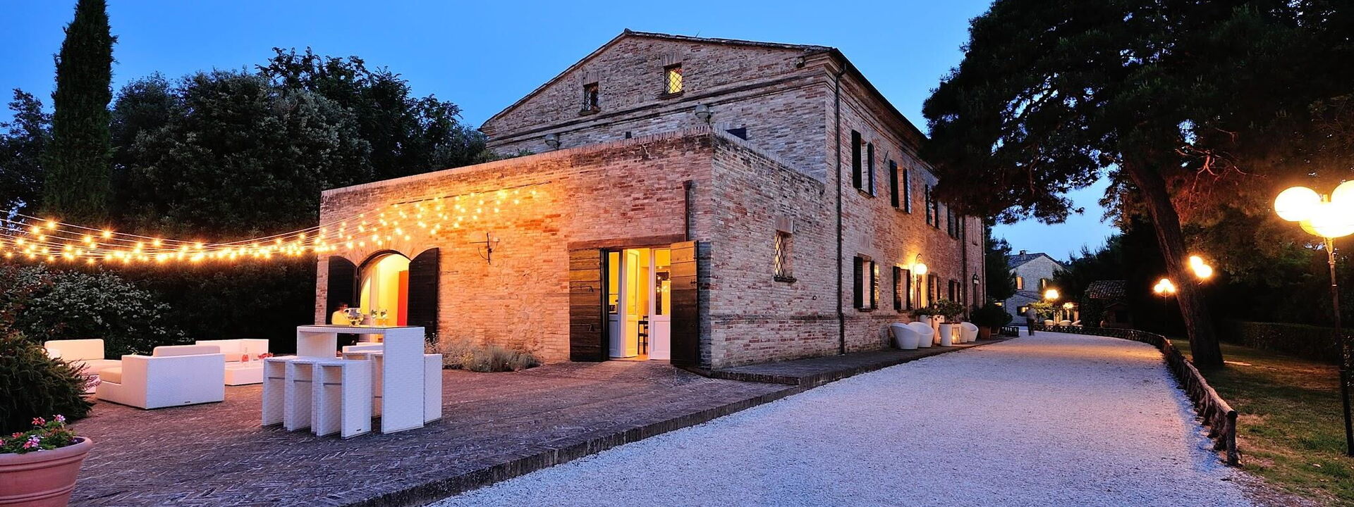 Villa Tombolina: villa-tombolina-colli-al-metauro-pesaro-urbino-exterior-structure