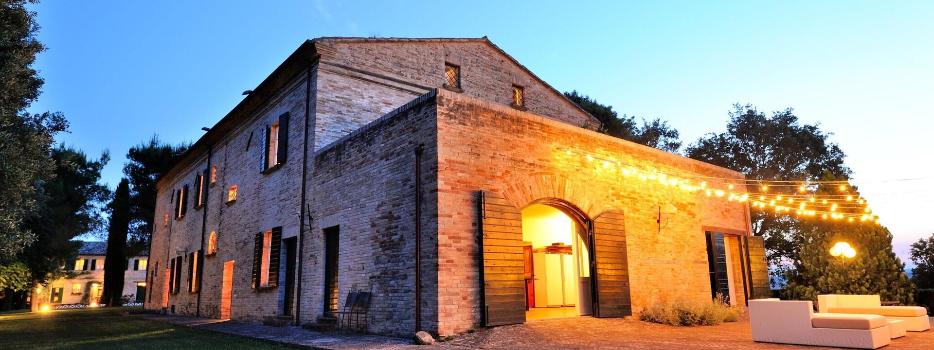 Villa Tombolina: villa-tombolina-colli-al-metauro-pesaro-urbino-exterior-structure