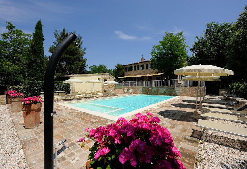 Villa Tombolina: villa-tombolina-colli-al-metauro-pesaro-urbino-piscina