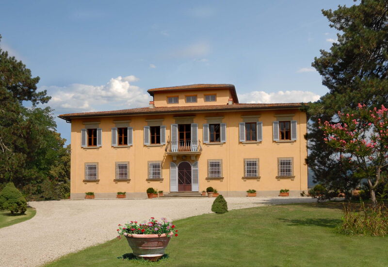Villa i Delfini: Außen