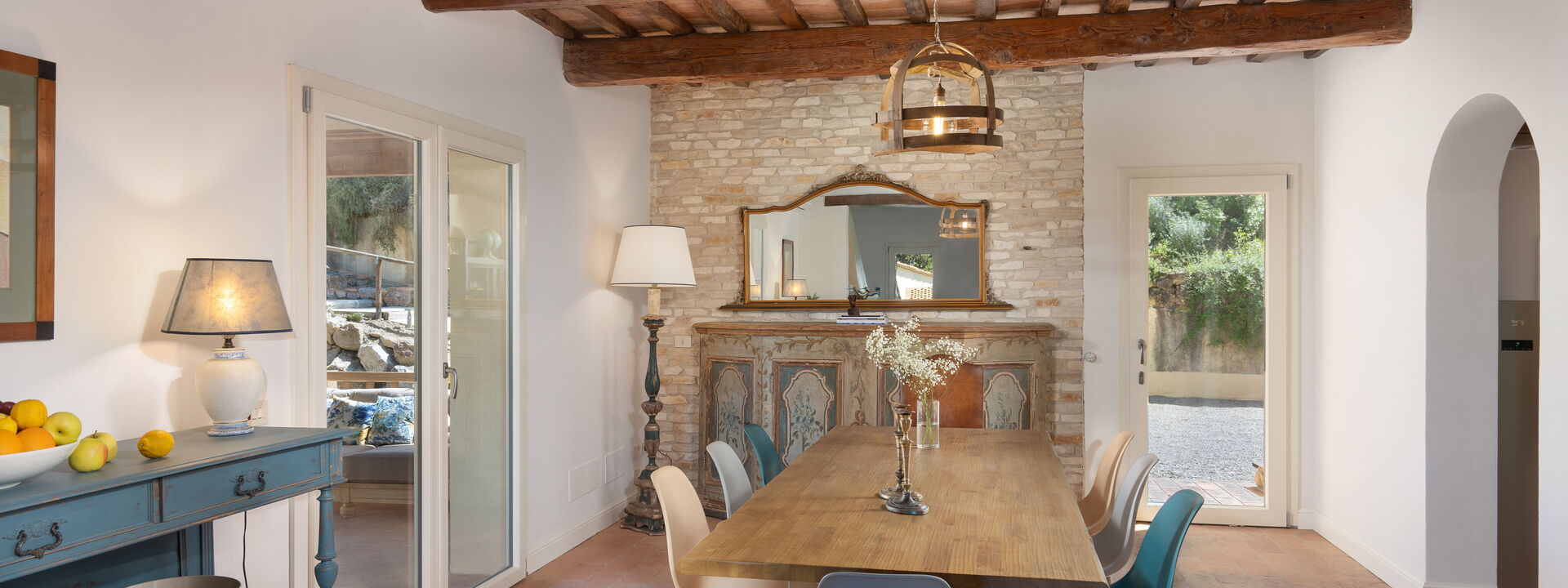 Villa Noemi: Autunno, Caratteristiche, Estate, Primavera, Sala da pranzo