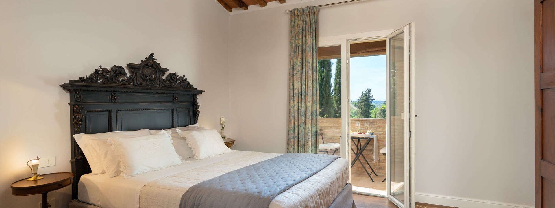 Villa Noemi: Autunno, Camera da letto, Caratteristiche, Dettagli della stanza, Estate, Primavera