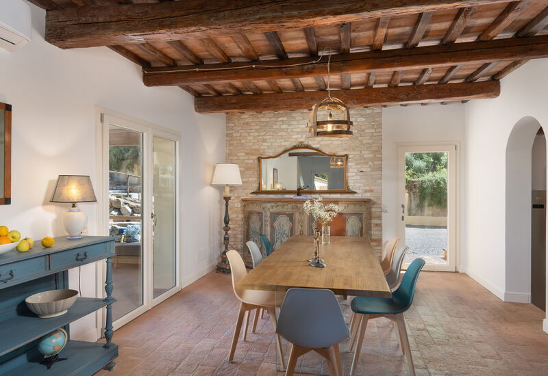 Villa Noemi: Autunno, Caratteristiche, Estate, Primavera, Sala da pranzo