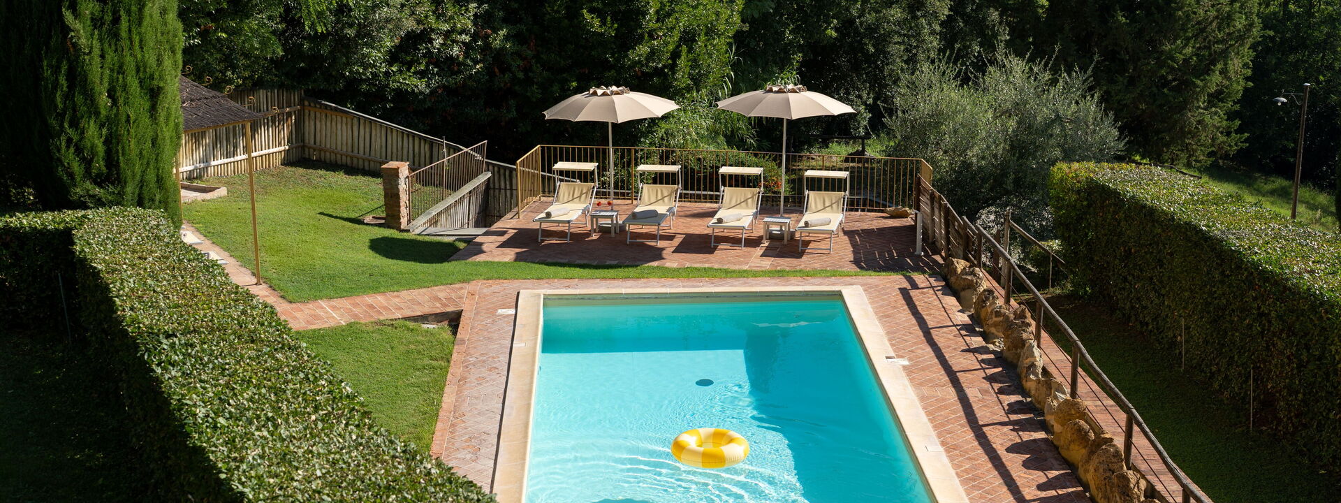 Villa Sunshine: Automne, bassin, Été, Printemps