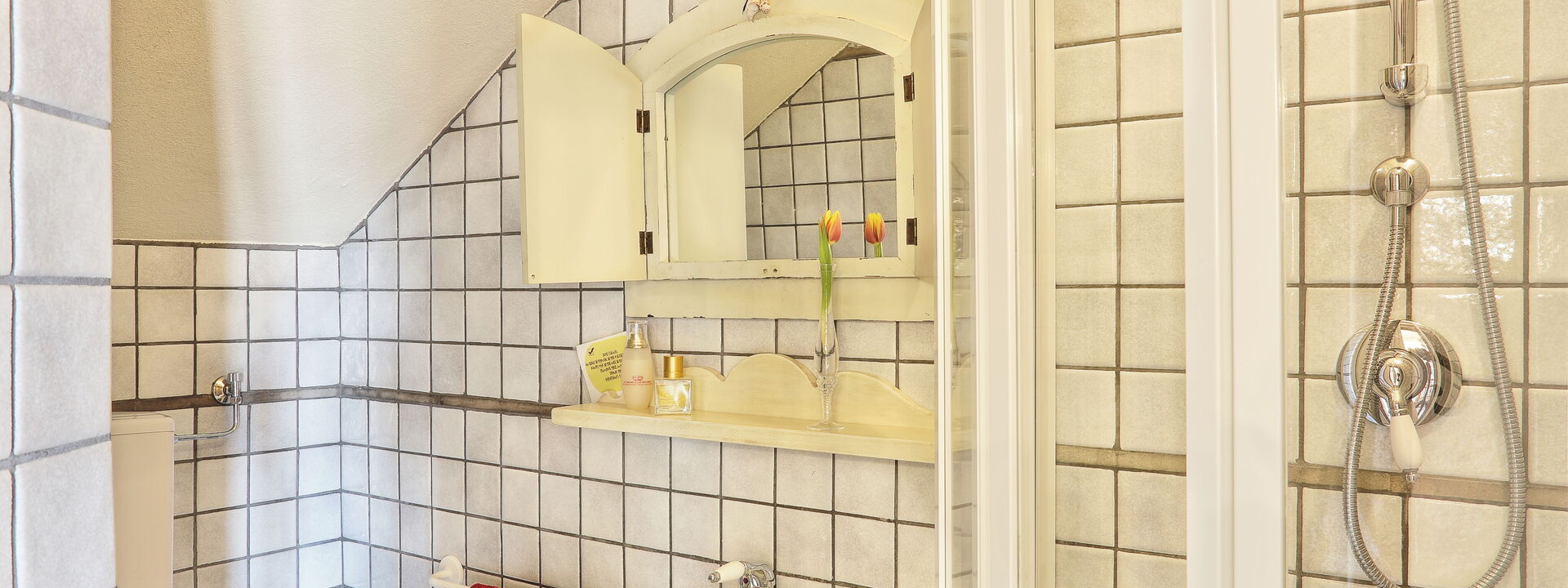 Villa Sunshine: Autunno, Bagno, Estate, Primavera