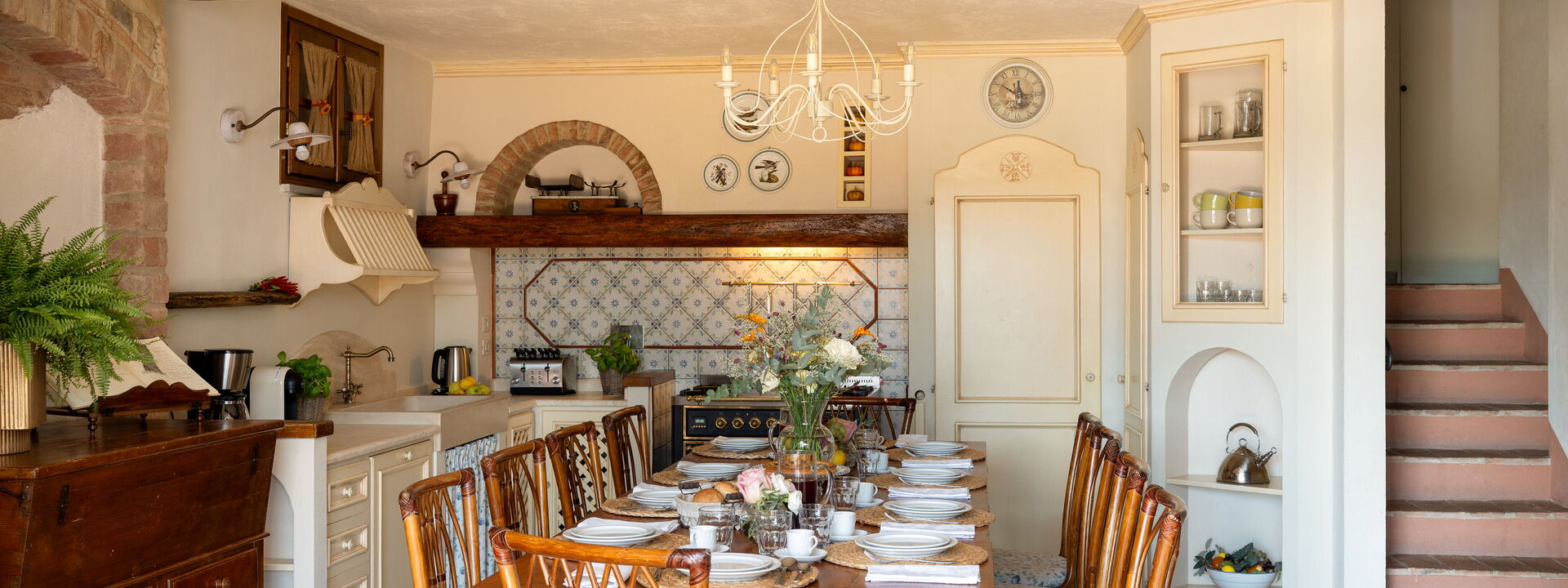 Villa Sunshine: Automne, Cuisine, Été, Printemps, Salle à manger