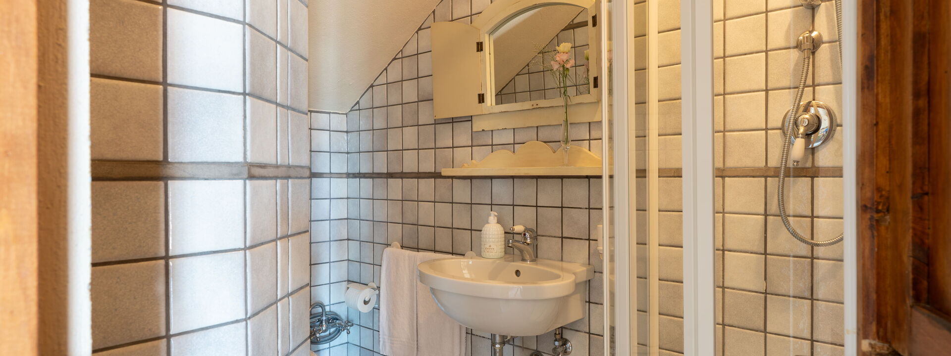 Villa Sunshine: Automne, Été, Printemps, Salle de bain