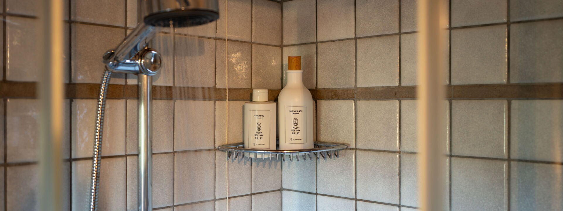 Villa Sunshine: Automne, Été, Printemps, Salle de bain