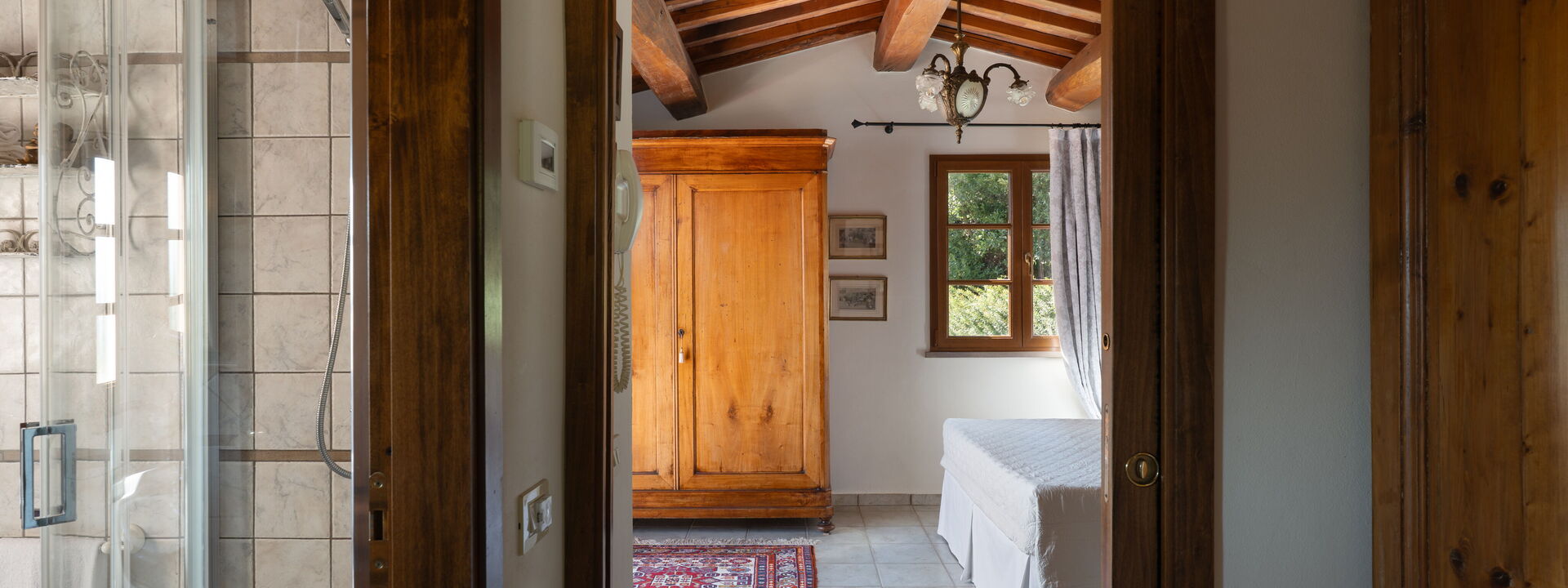 Villa Sunshine: Automne, Été, Printemps, Salle de bain