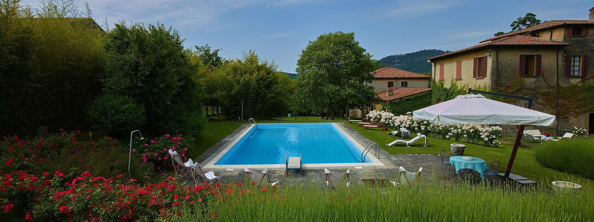 Villa Franciacorta: Außen, Ausstattung, Draussen, Frühling, Garten, Herbst, Schwimmbad, Sommer