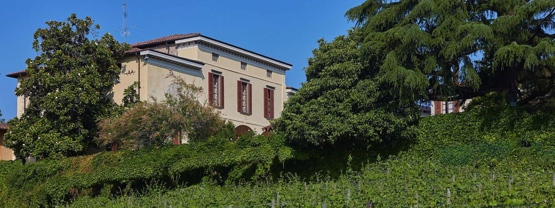 Villa Franciacorta: Außen, Ausstattung, Draussen, Frühling, Garten, Herbst, Sommer