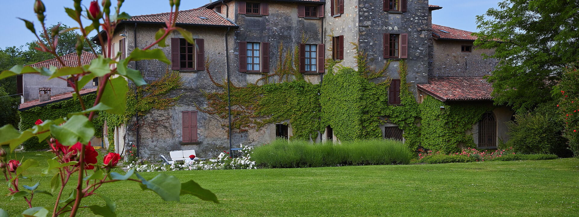 Villa Franciacorta: Außen, Ausstattung, Draussen, Frühling, Garten, Herbst, Sommer