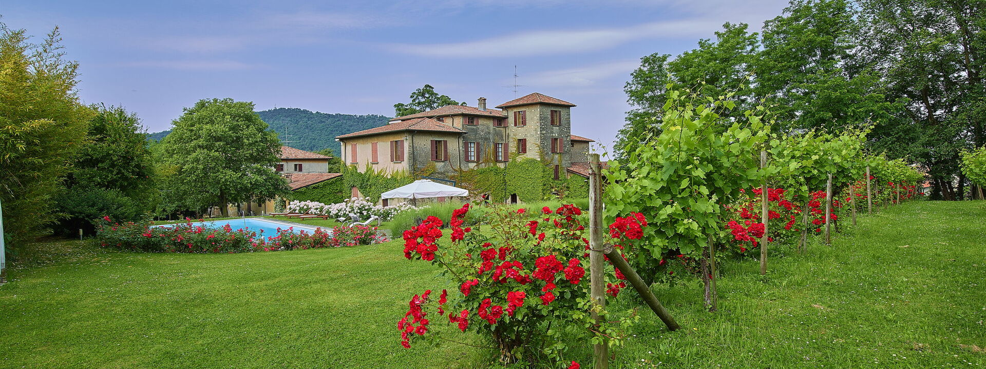 Villa Franciacorta: Außen, Ausstattung, Draussen, Frühling, Garten, Herbst, Schwimmbad, Sommer