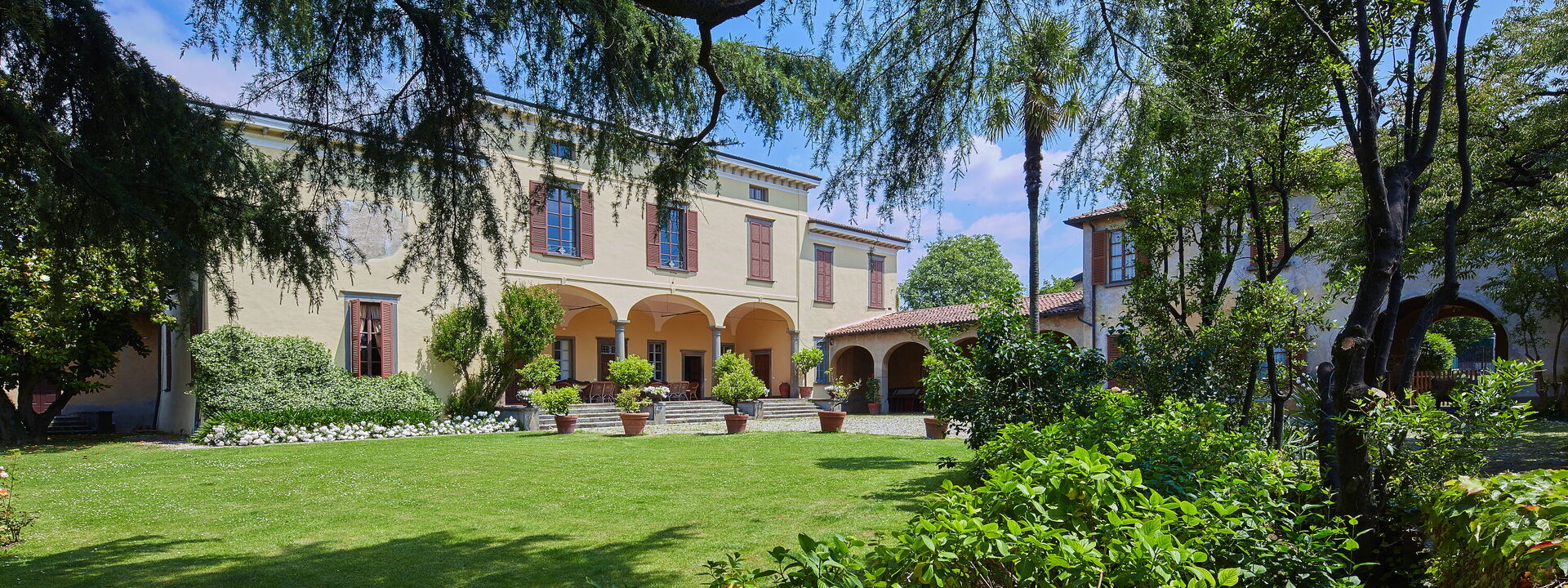 Villa Franciacorta: Außen, Ausstattung, Draussen, Frühling, Garten, Herbst, Sommer