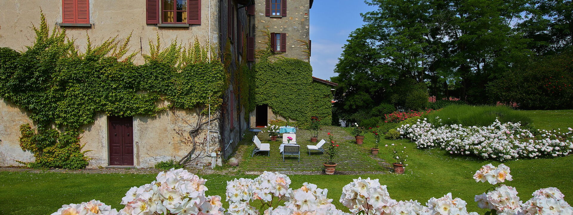 Villa Franciacorta: Außen, Ausstattung, Draussen, Frühling, Garten, Herbst, Sommer