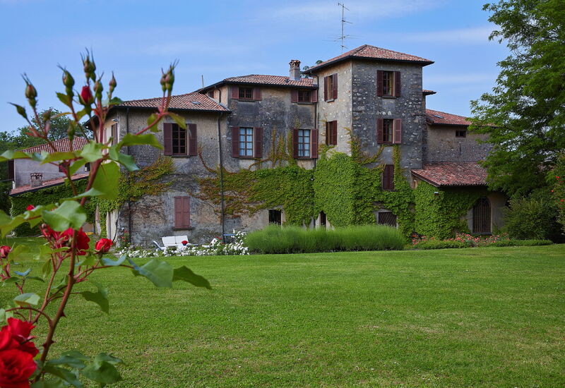 Villa Franciacorta: Amenities, Autumn, Building Exterior, Garden, Outdoor, Spring, Summer