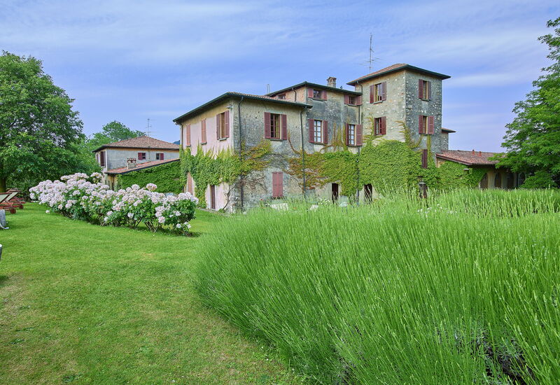 Villa Franciacorta: Amenities, Autumn, Building Exterior, Garden, Outdoor, Spring, Summer